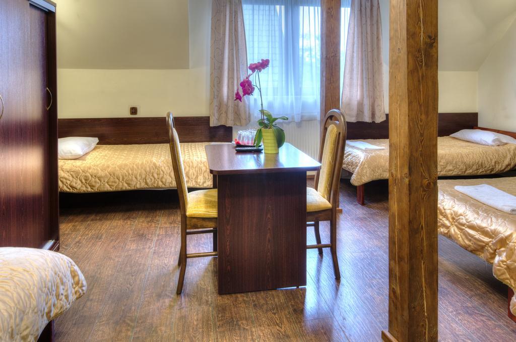 Augustowia Hotel Eksteriør billede
