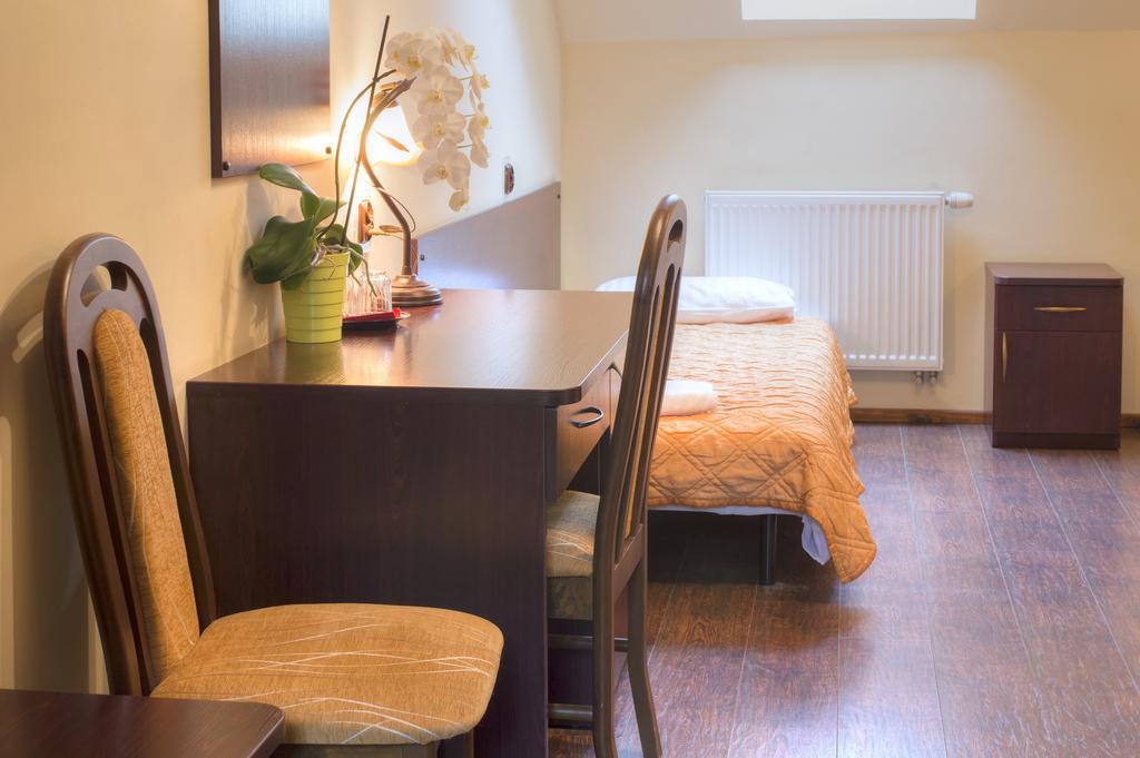 Augustowia Hotel Eksteriør billede